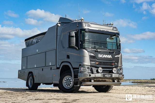 露营设备丰富,带车载快艇,斯堪尼亚p280 xt 4x4露营探险车实拍