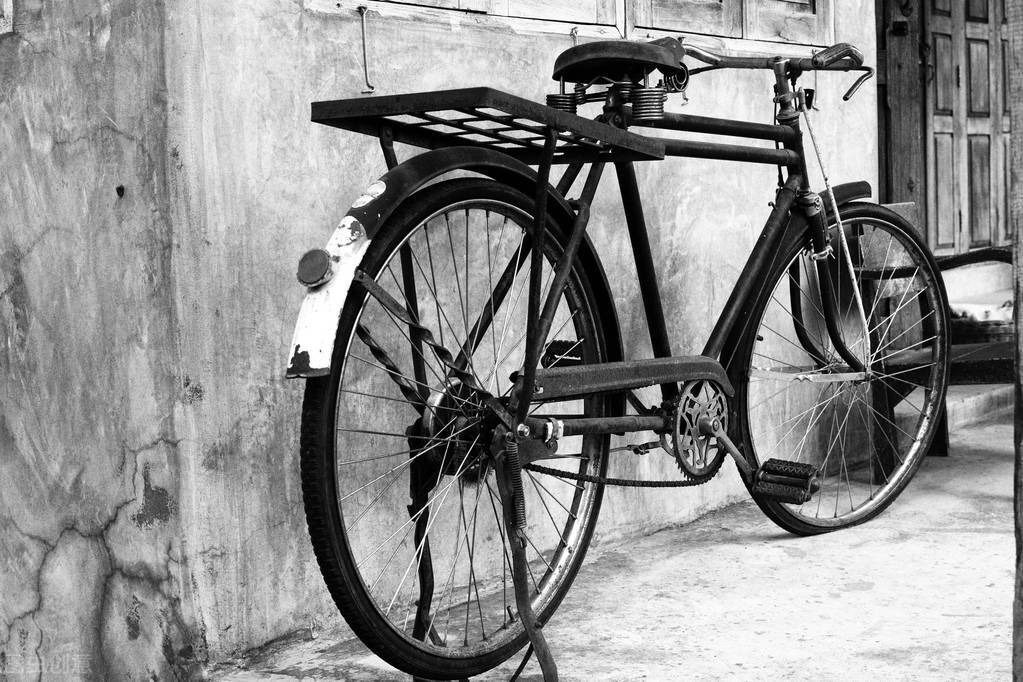 老式自行车图片破旧图片