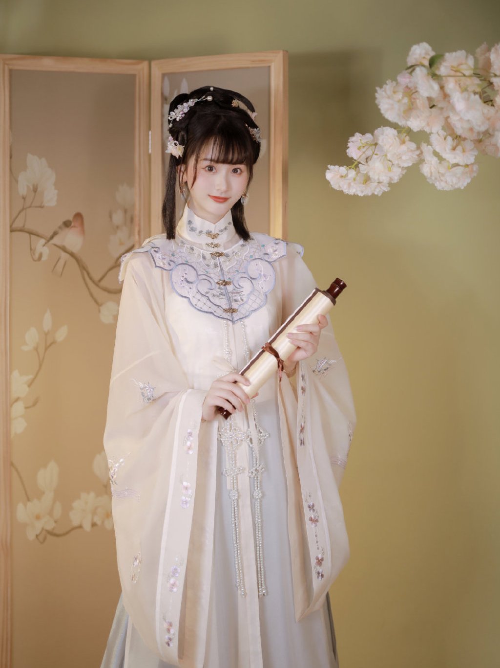 "半透明"的汉服太适合夏天穿了,不仅温柔可人,还很"凉爽"