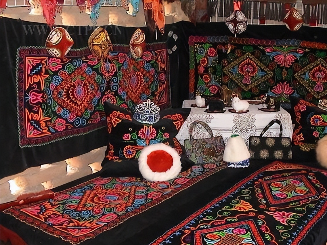 看看乌鲁木齐维吾尔族庆祝春节的文化习俗,与我们有什么不同?