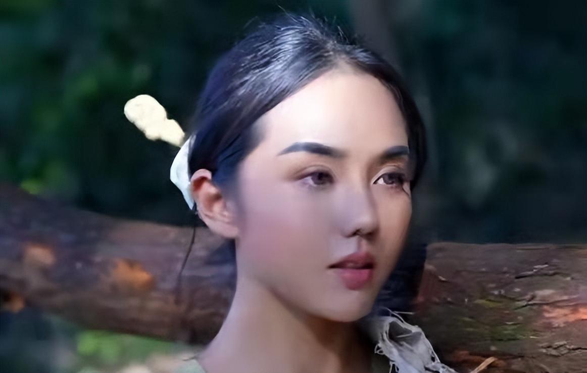 回顾"金刚芭比"胡闹闹:天使脸蛋健硕身材,半年涨粉300万,她凭啥