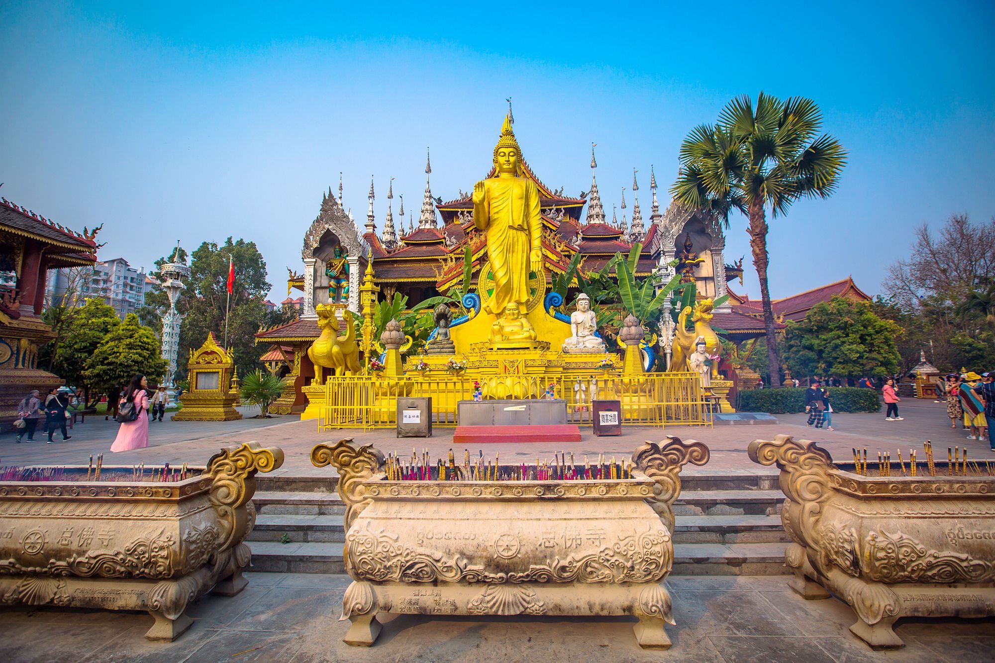 西双版纳总佛寺,有1400多年的历史,是众信徒心中尊崇的祈福圣地