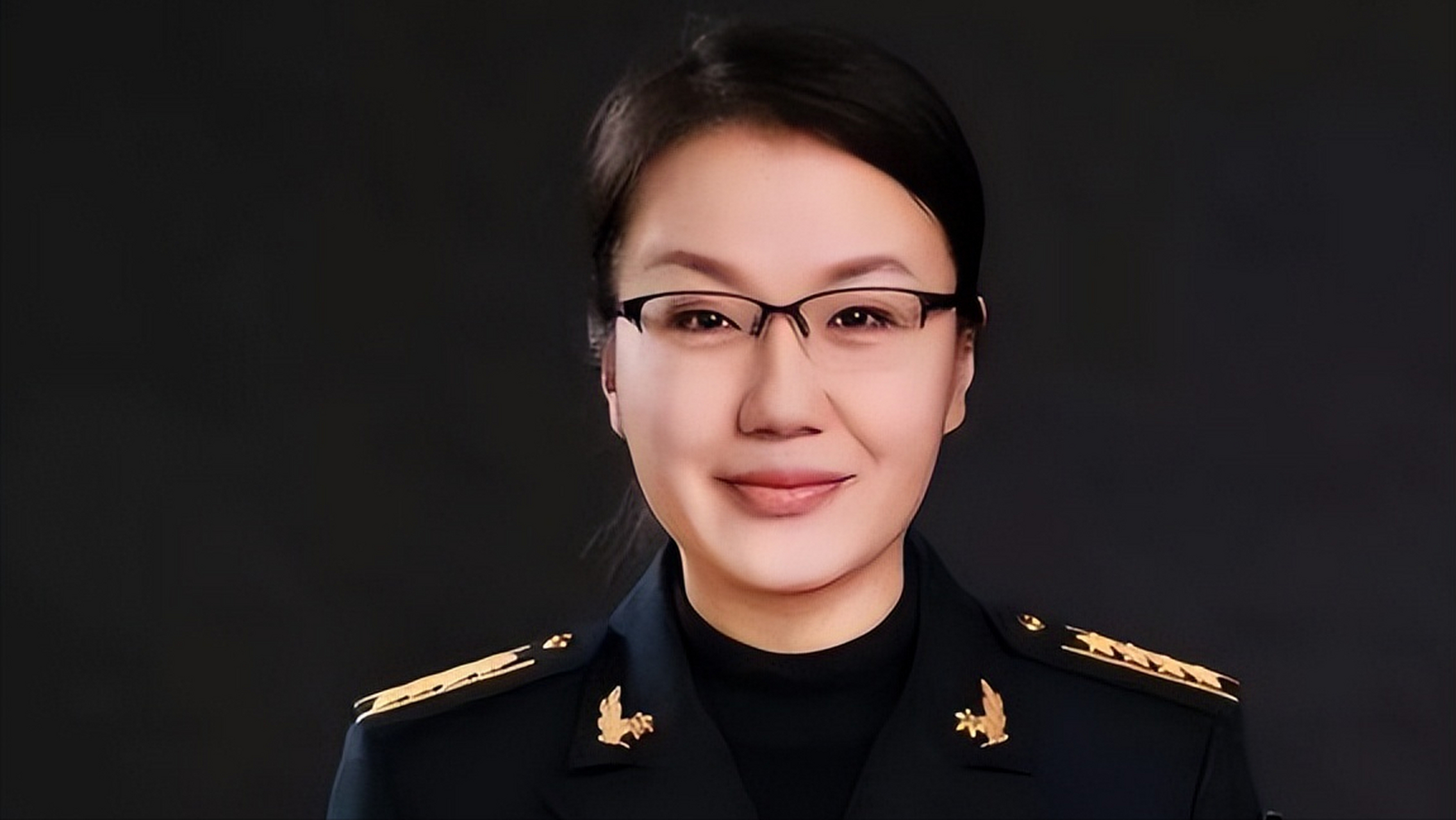 敏锐观察力和准确判断,李莉的成功预测 李莉是一位备受赞誉的军事专家