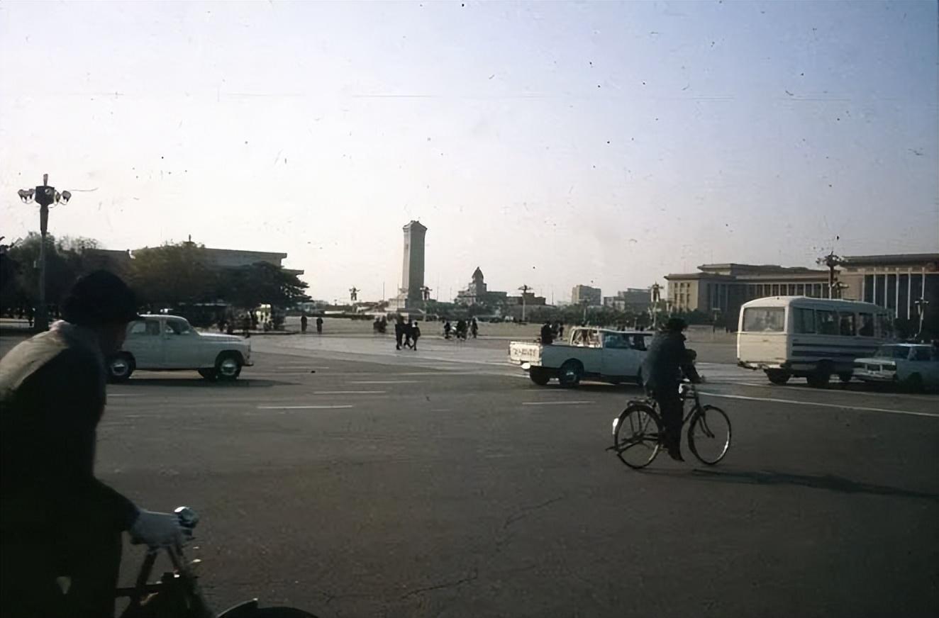 80年代的北京老照片:迷人的街景和日常生活