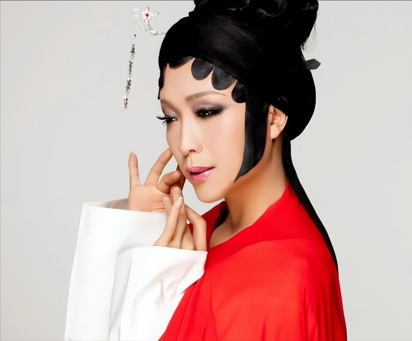 李玉刚得罪京剧界泰斗,跌落神坛不被原谅,网友:他真敢说