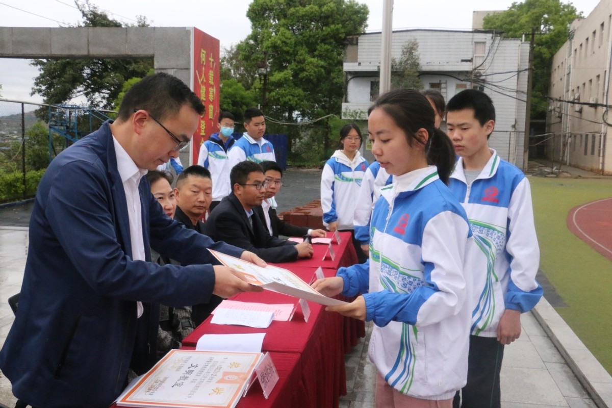 南充市龙门中学图片