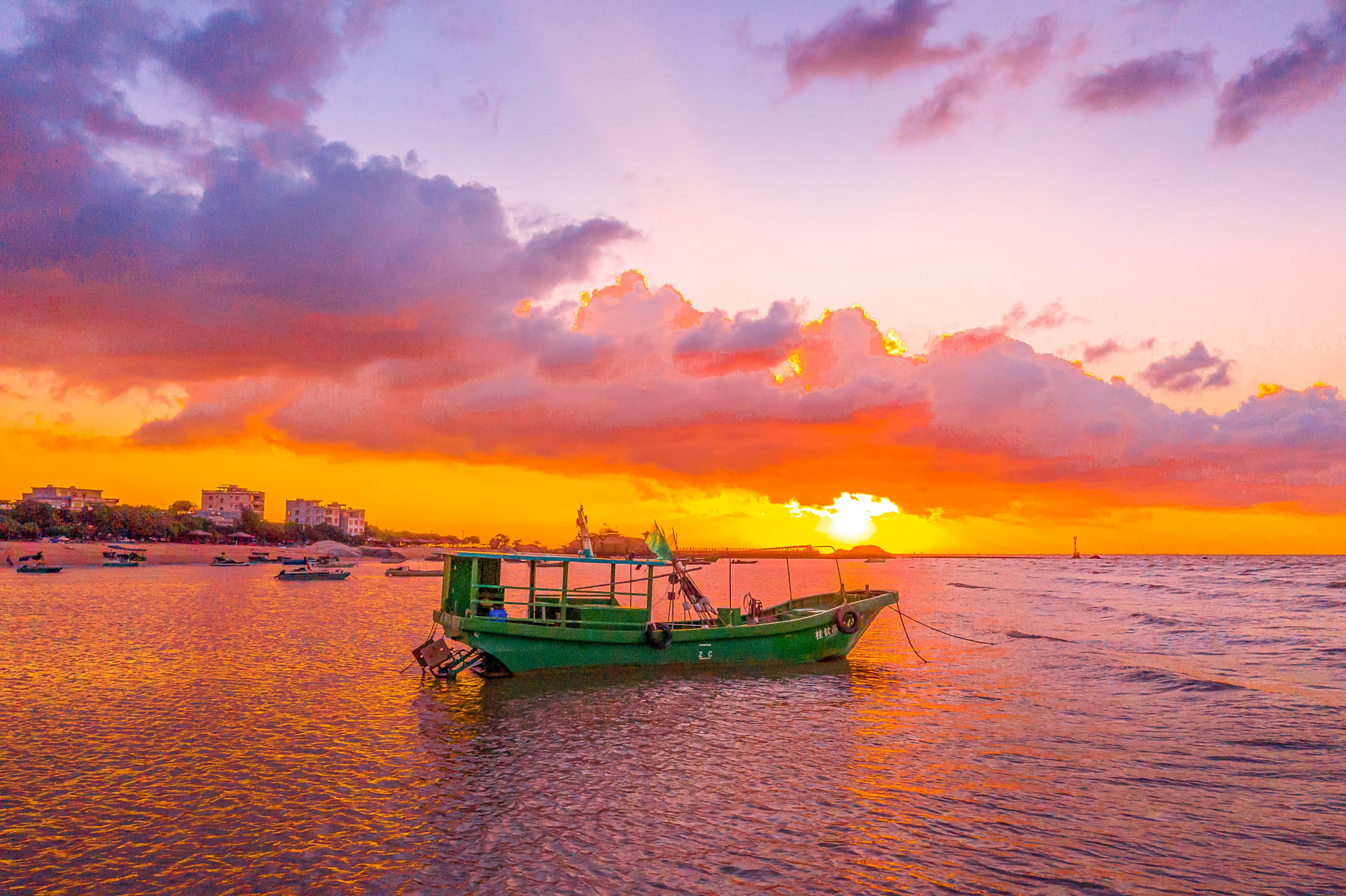 钦州三娘湾,中华白海豚之乡,绝佳的海上日出观赏地