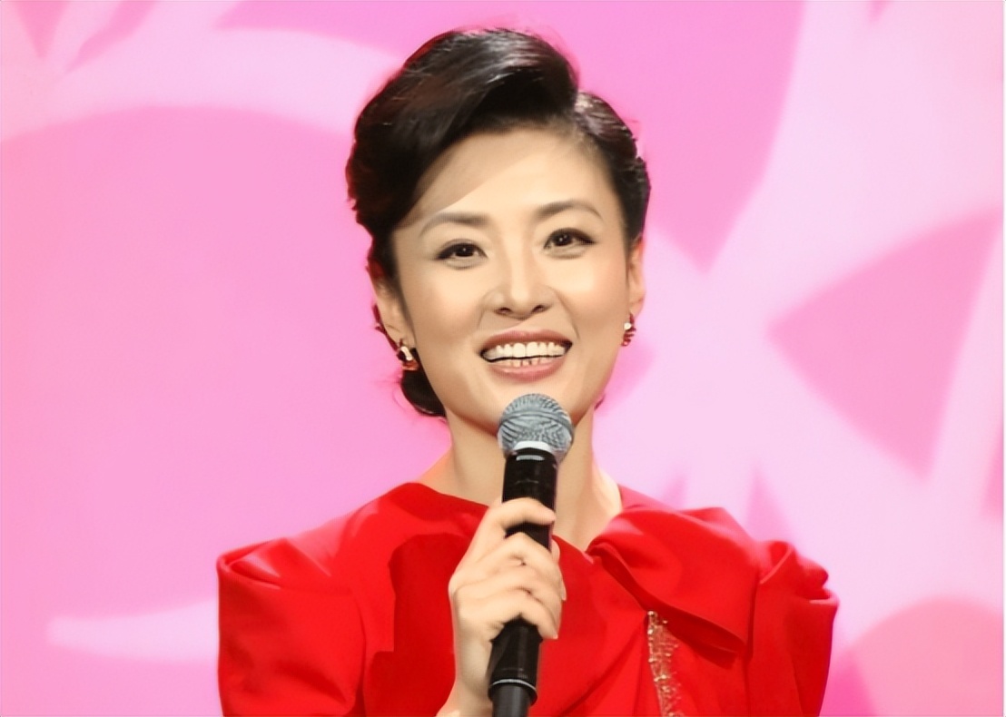 "最美央视女主持"周涛:在最红时辞职,如今成功转型