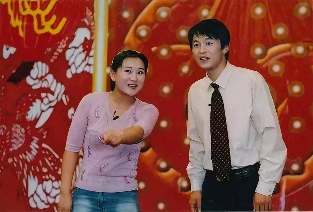 贾玲家里并不富裕,父母是普通的工人.