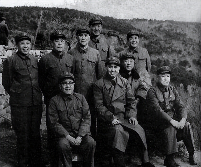 詹才芳:曾是许世友的上级,1955年授中将,警卫员却是上将