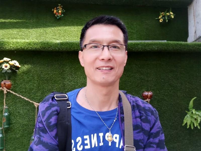 菊 韵 作者,插图/绿野 朗诵/冯志伟