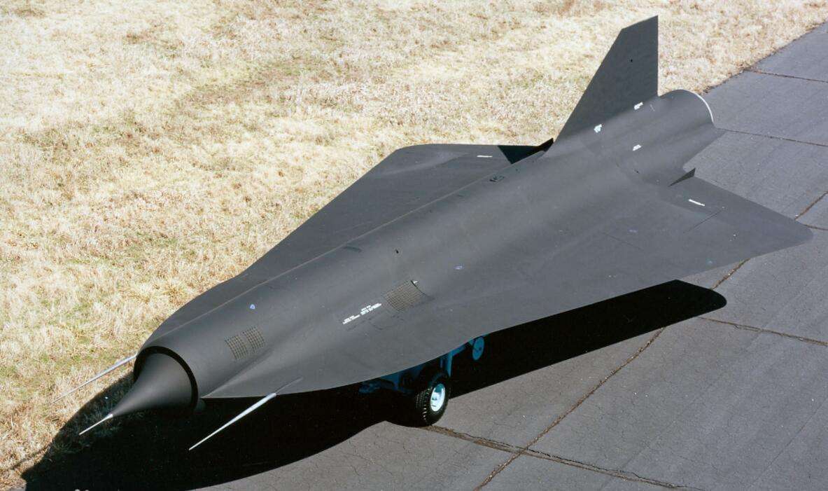 美国冷战最先进无人侦察机,时速3.35马赫,能飞29000米高空侦察