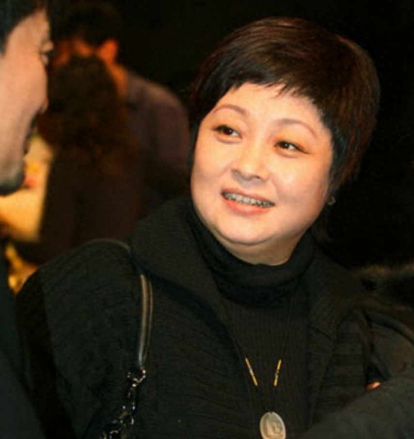 回顾傅彪遗孀张秋芳丈夫病逝后独自抚养儿子让公婆老有所依