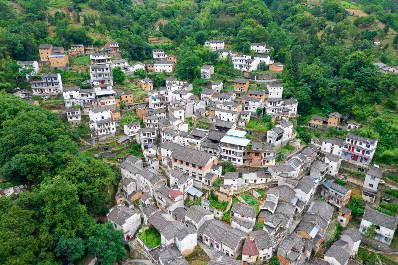 小众旅行地,黄山歙县的万二村,被称为徽州版布达拉宫的地方