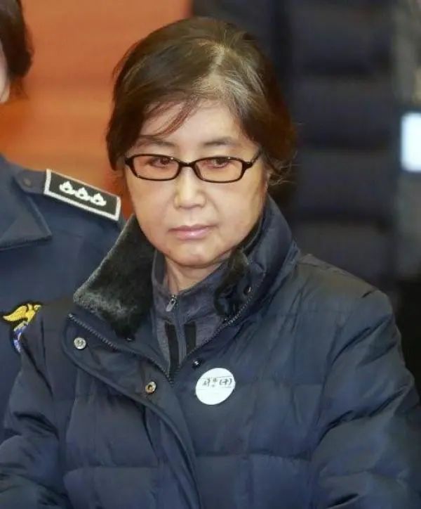 朴槿惠亲信干政案终审获刑18年 罚款1.2亿人民币