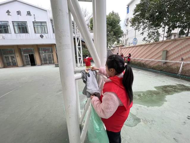 宁波市中原小学开展学雷锋红色主题宣讲会