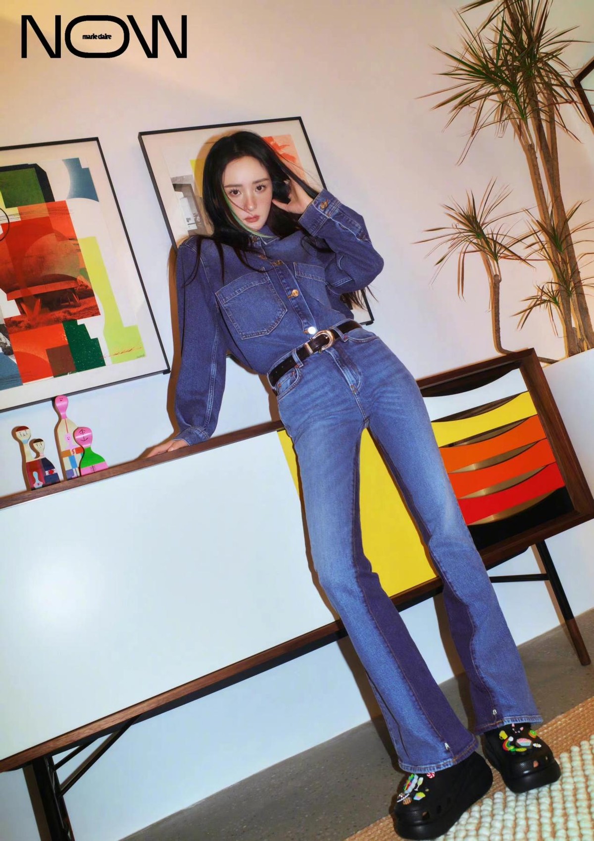 杨幂不愧是时尚女王,新大片穿parada秀身材,学王菲晒伤妆超惊艳