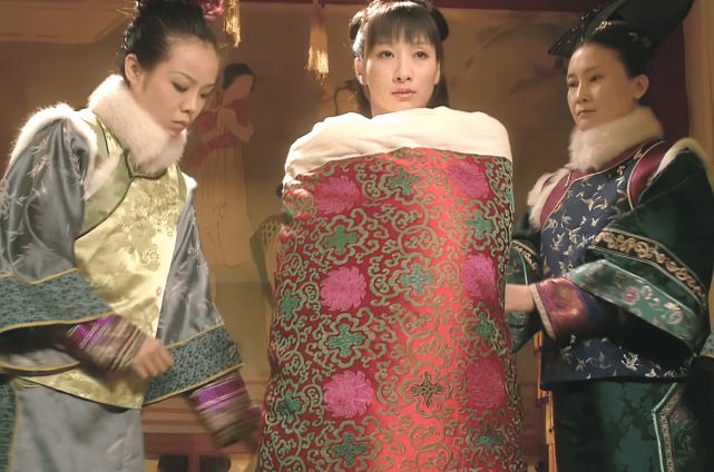 皇帝的一天究竟有多精彩?睡觉4小时,宠幸嫔妃1小时,饭不过3勺