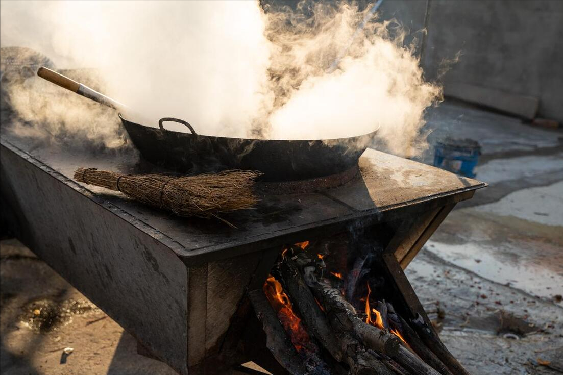 北大环境学院教授王明说农村烧火做饭严重危害健康和环境