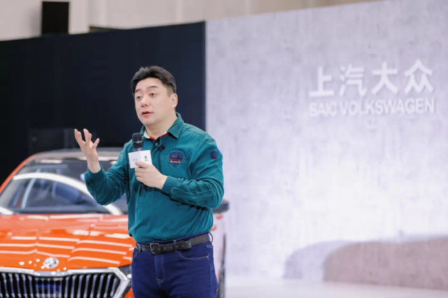 上汽大众跌落神坛,陈贤章背锅被撤,俞经民凭啥躲过一劫?