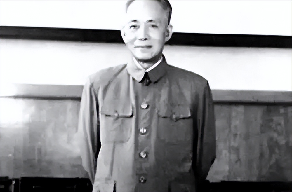 陈丕显:原上海市委书记,15岁入党,32岁担任兵团政委,功勋卓越