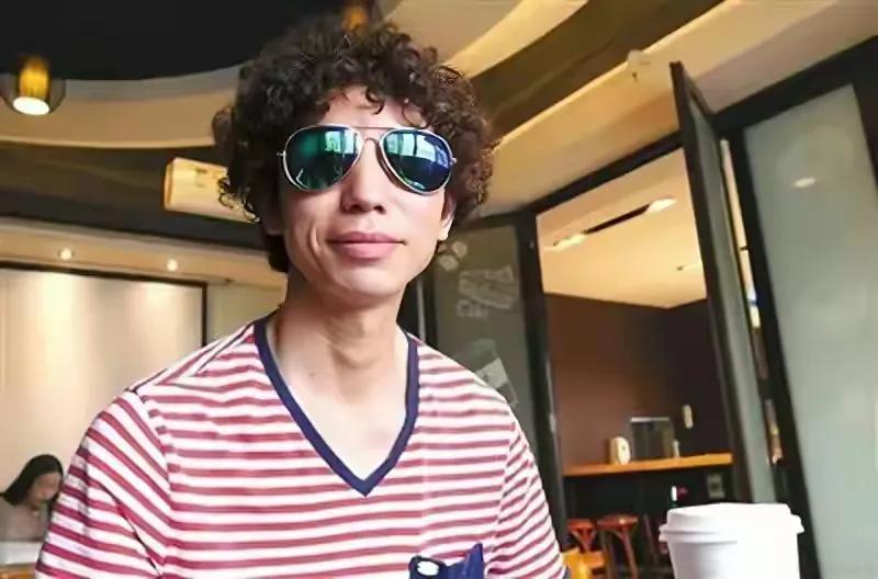 回顾庞麦郎:因不服管教被公司警告!自创品牌滑板鞋1双卖8万月销0