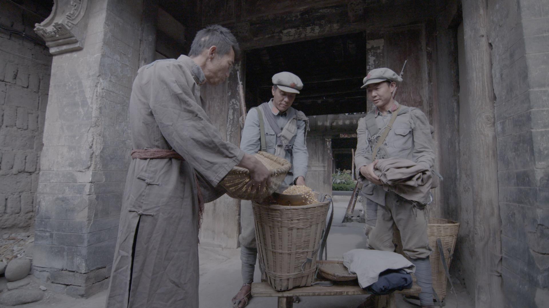 1935年红军长征刚出草地,就收到40万斤粮食两千斤食盐,谁送的?