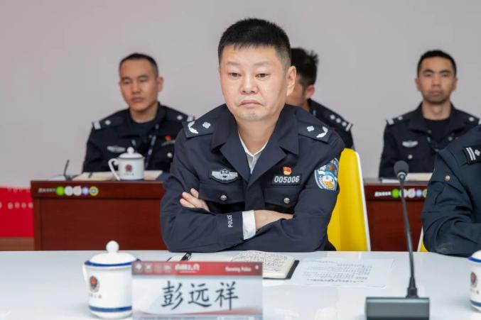 陈小刚副市长到花果园宣贯十九届五中全会精神