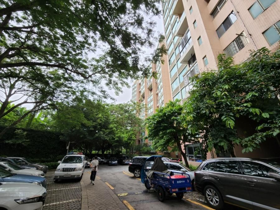 深圳法拍房宝安御龙居住宅260平7折起拍