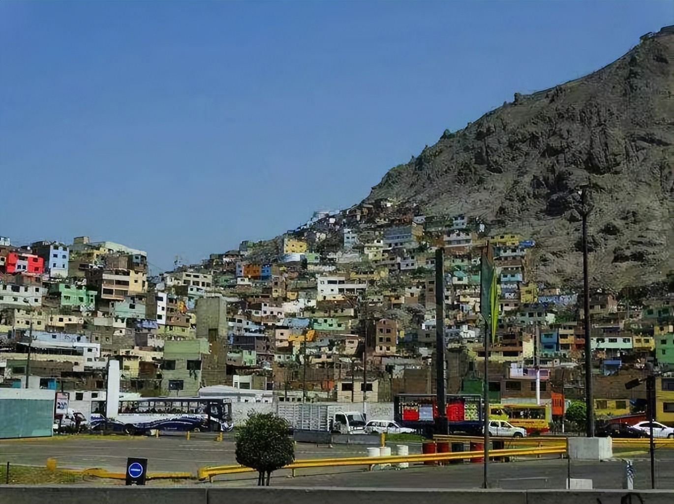 "耻辱之墙":这堵象征着秘鲁贫富差距的巨墙是怎么回事?