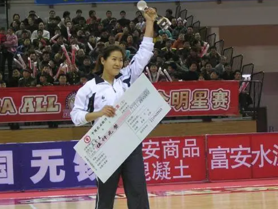 83岁蒋兴权近况:与79岁妻子安享晚年,儿子定居澳大利亚成教练