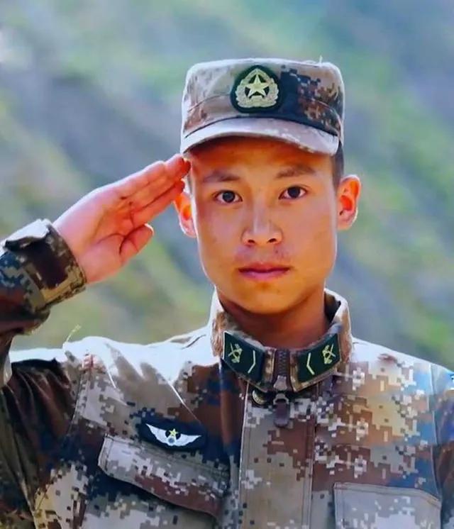 一等功英雄杜富国,四兄妹中两战士两医生,个个都是新时代英雄