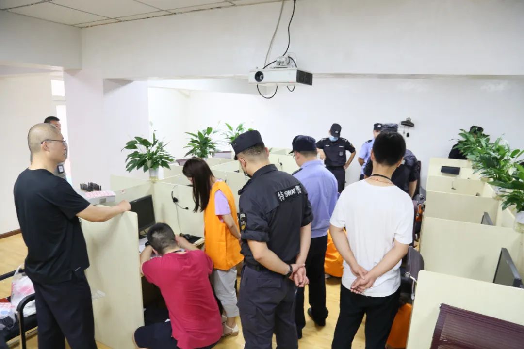 专案组在西昌市(左),广元市(右)捣毁电诈窝点