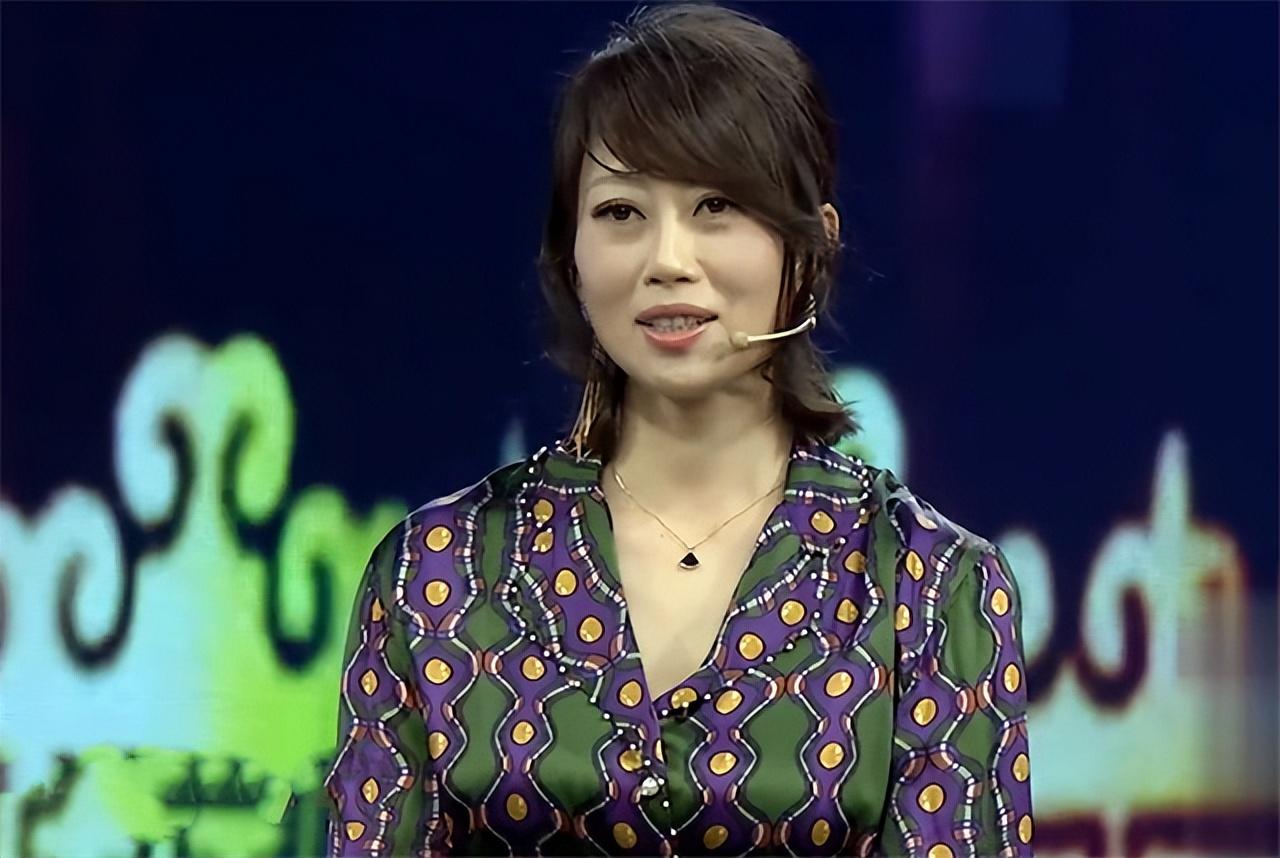 汪正正,磁性嗓音超迷人,他妻子张静宇近照,揭秘两人的感情经历