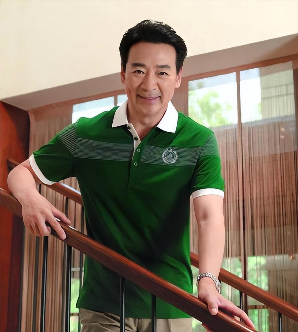 69岁寇振海现状白发老态儿子上高中妻子风韵犹存