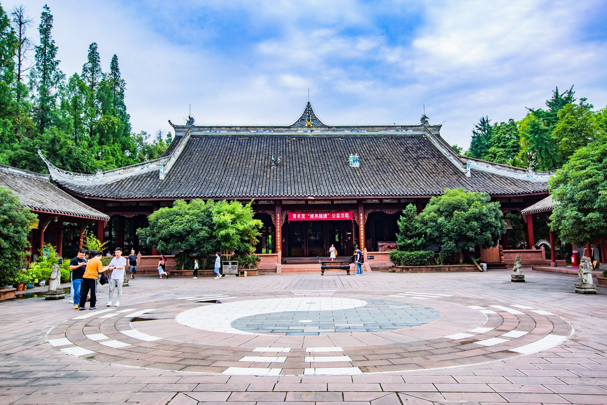 成都青羊宫,被誉为"川西第一观",是一处闹市中的清心净地