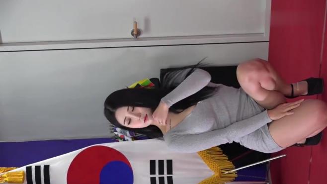 girlcrush普美bomi蜂腰翘臀饭拍