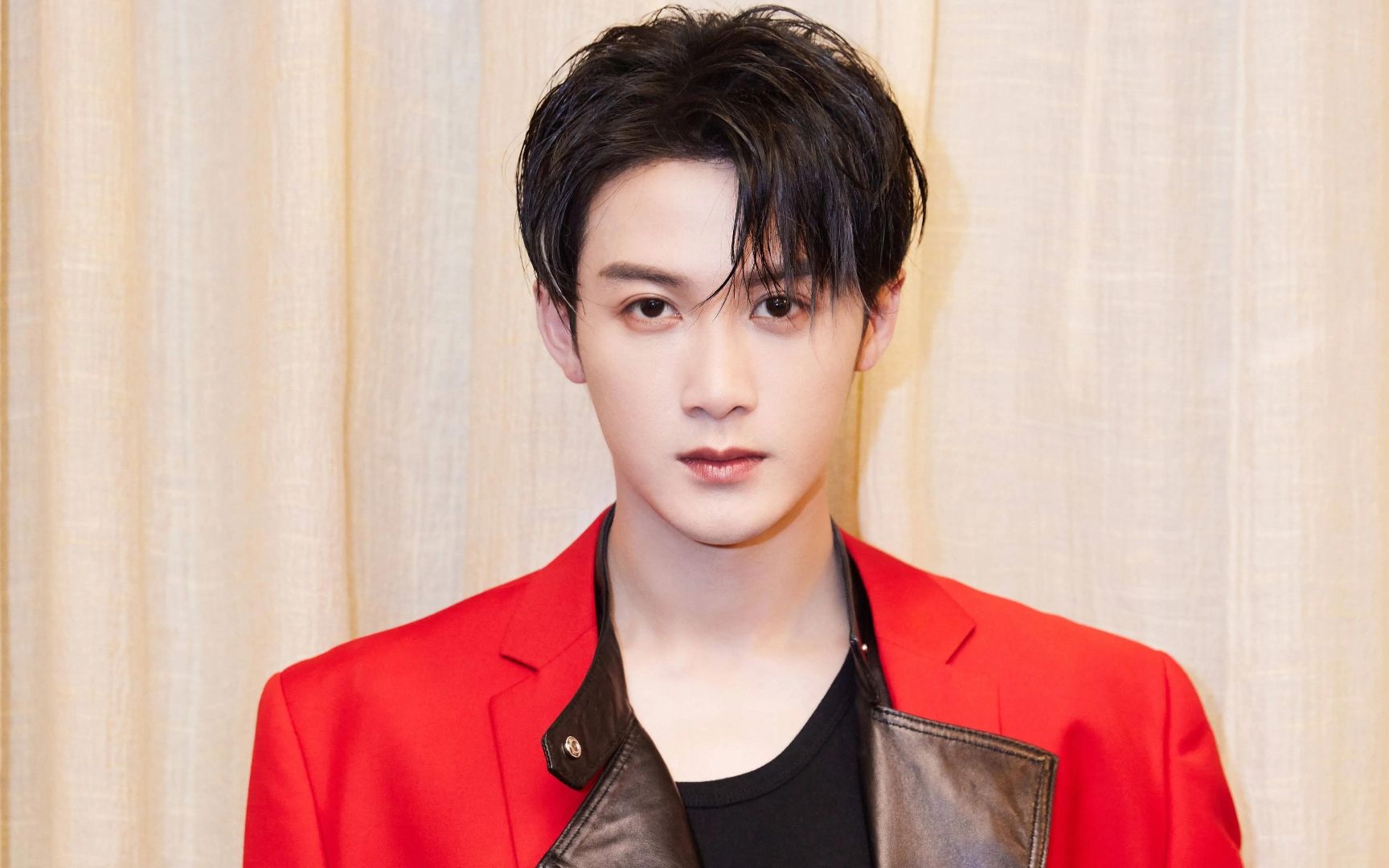 檀健次搂女生回酒店疑似恋情曝光?女方身份让人意外!