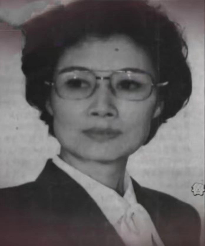 吕中亡夫吴桂苓,妻子是小学同学,50余年恩爱两不疑,成一段佳话