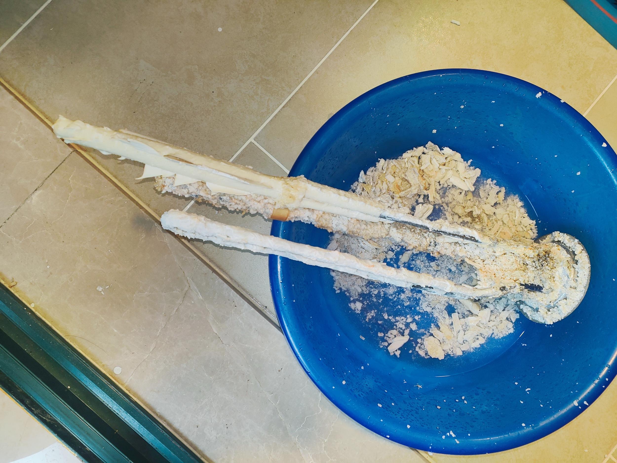 一年清理了3次电热水器以后,我想深入谈谈水垢的问题