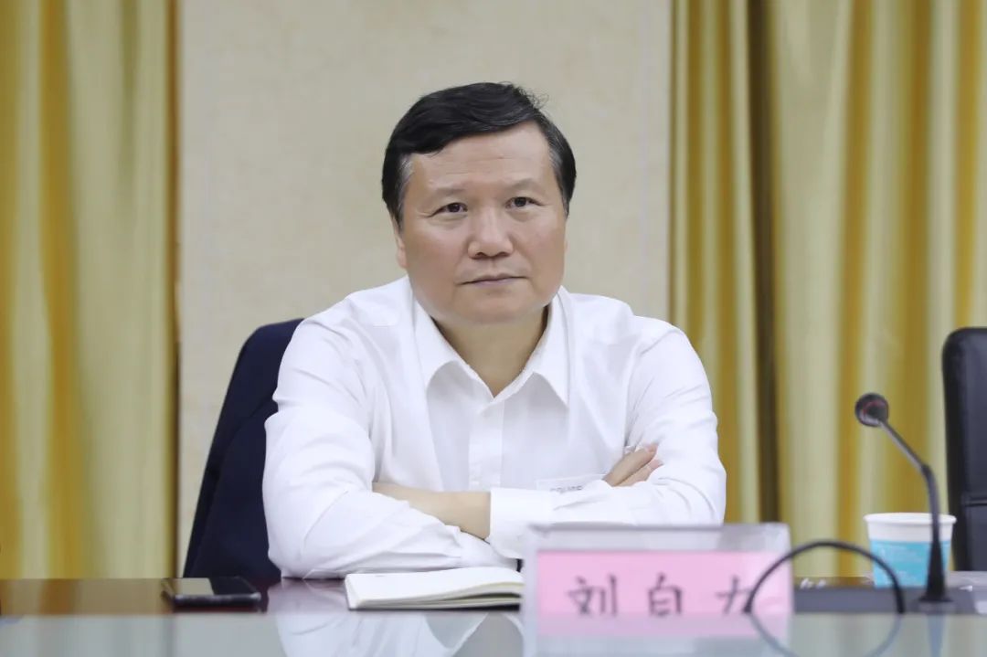 刘自力同志来郴调研北湖机场公安分局建设工作