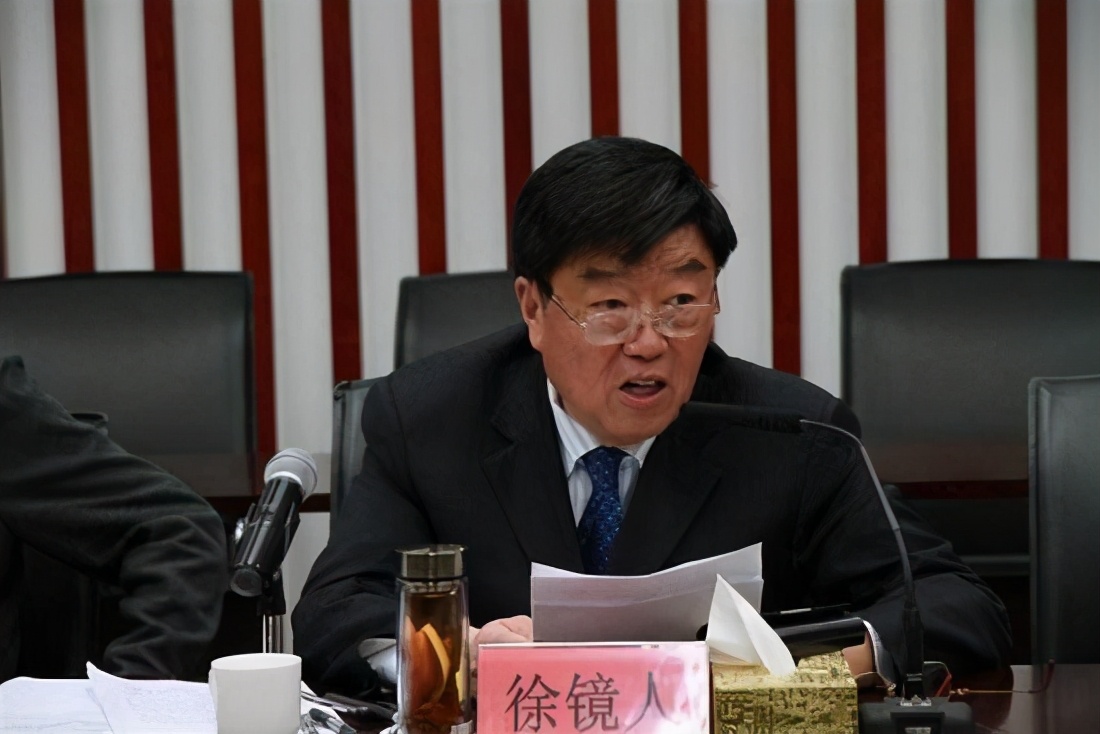 越有钱越抠门?扬子江药业年赚900亿,老板宁愿修厂不给员工分红