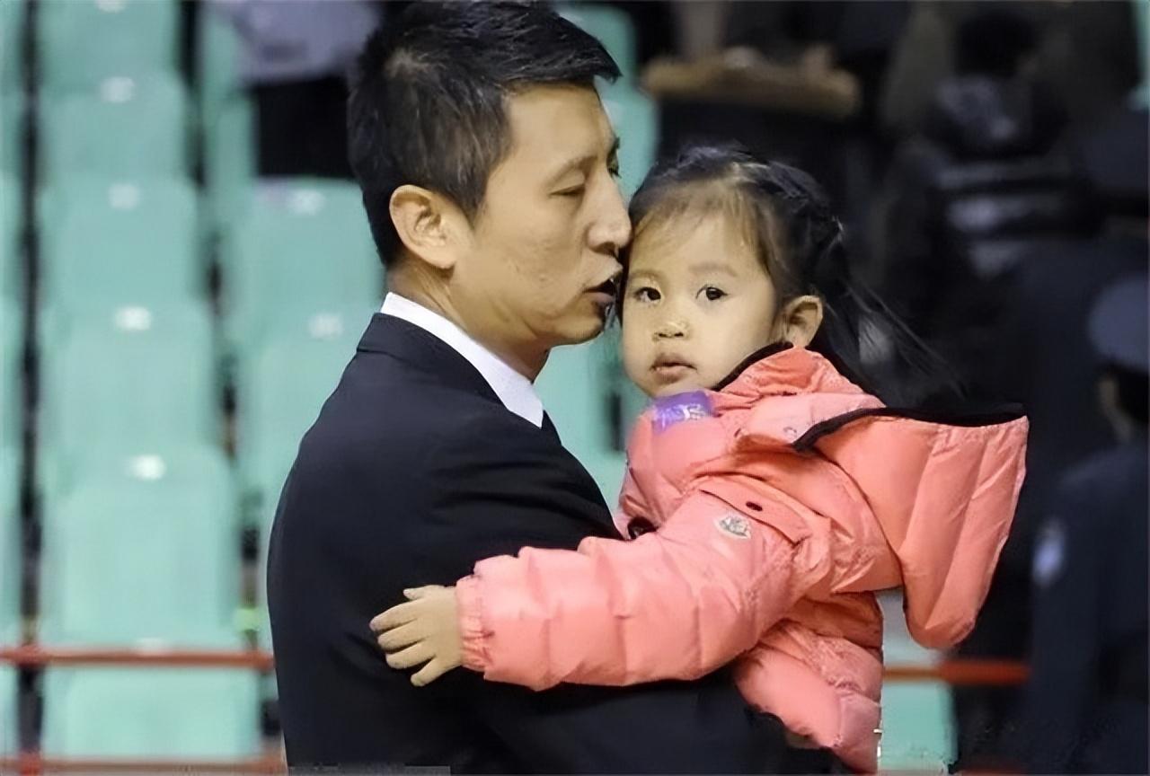 回顾男篮郭士强人生坎坷因聚少离多而离婚如今二婚很恩爱