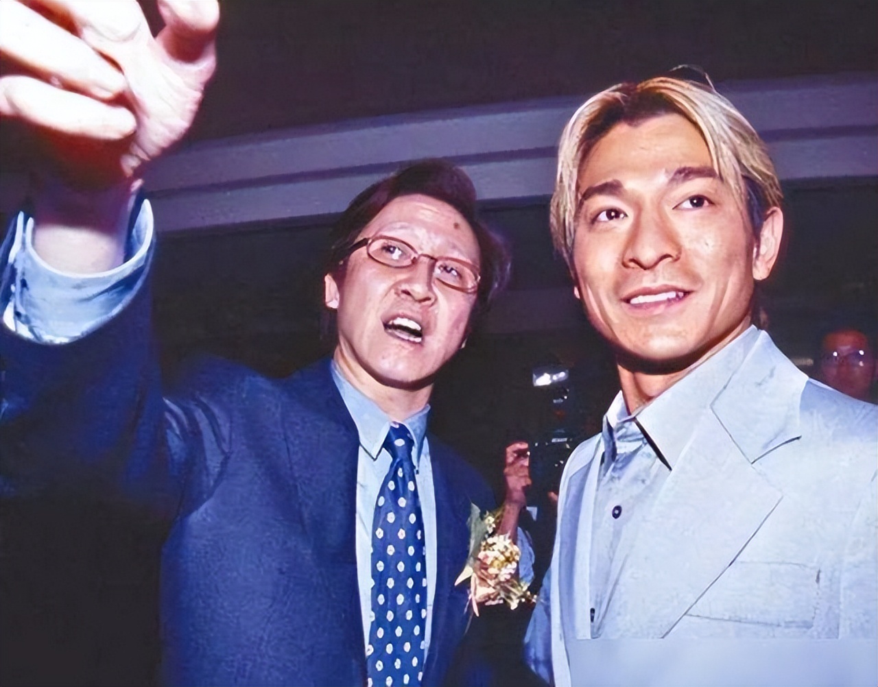 刘德华得罪崩牙驹,澳门演唱会被带走,向华强一个电话打给赌王