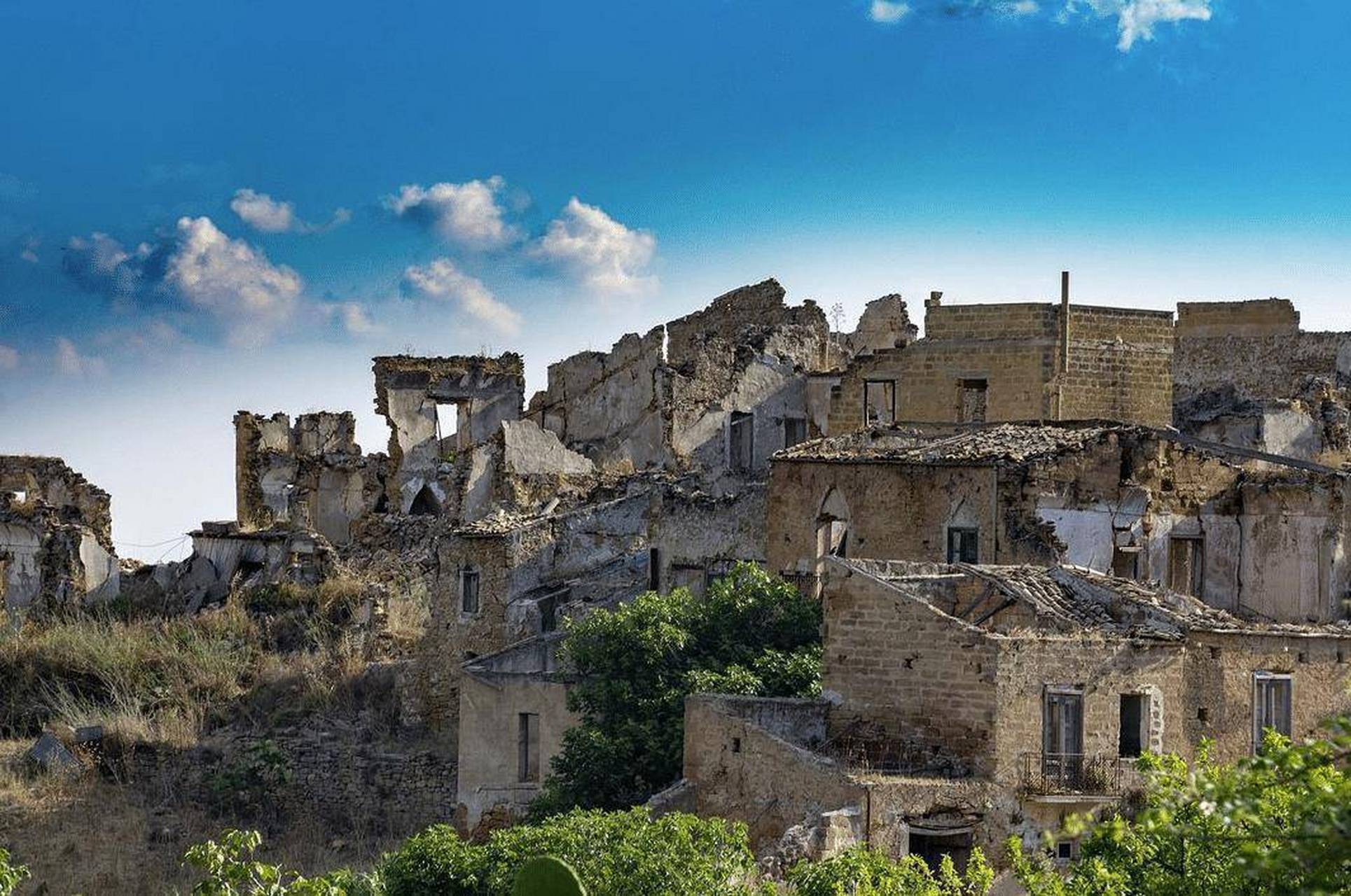 意大利著名的"鬼城",52年来空无一人,只留下一个美丽传说   西西里岛