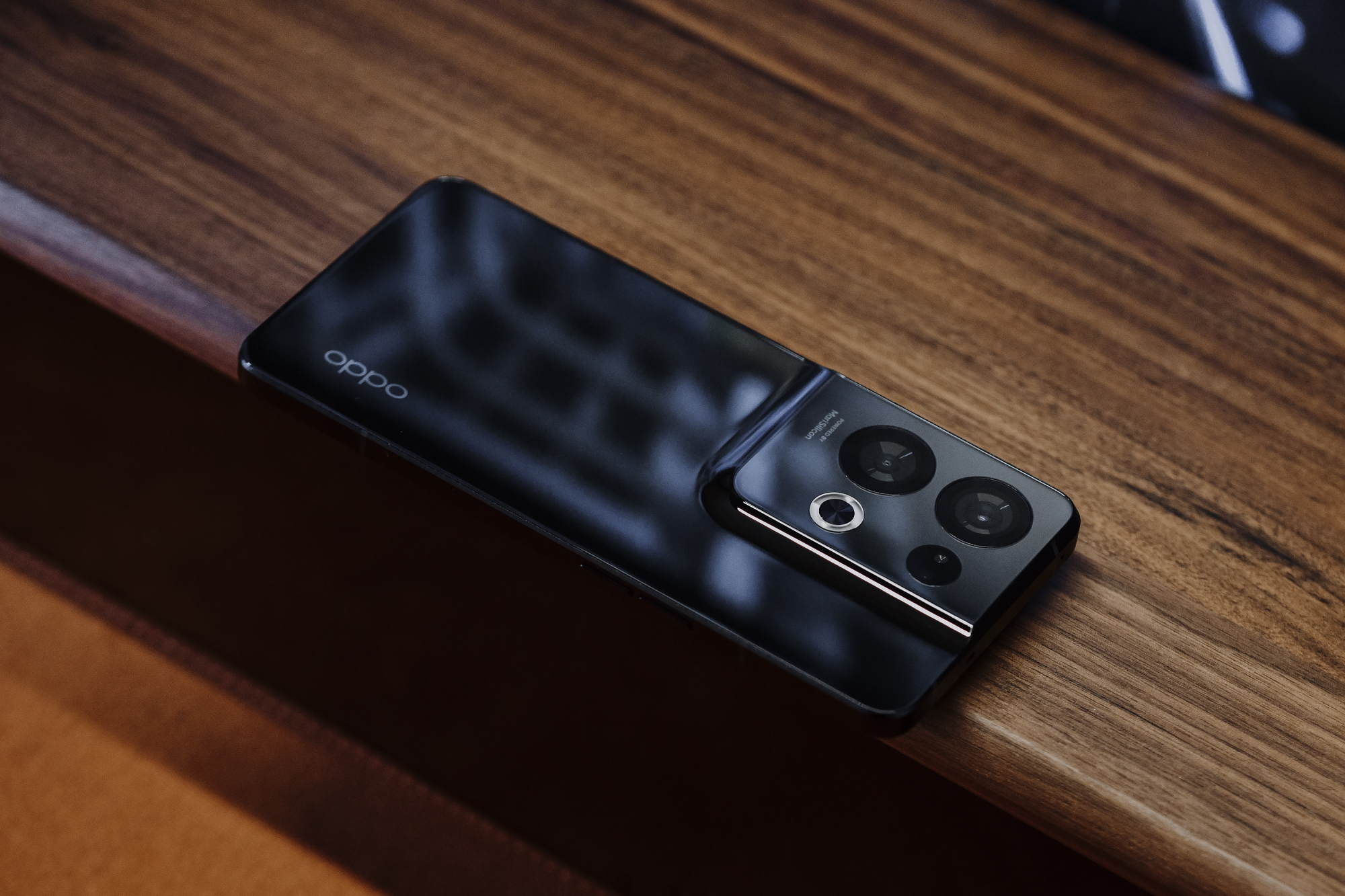 opporeno8pro图赏流云双镜一体化设计史上最薄reno机型