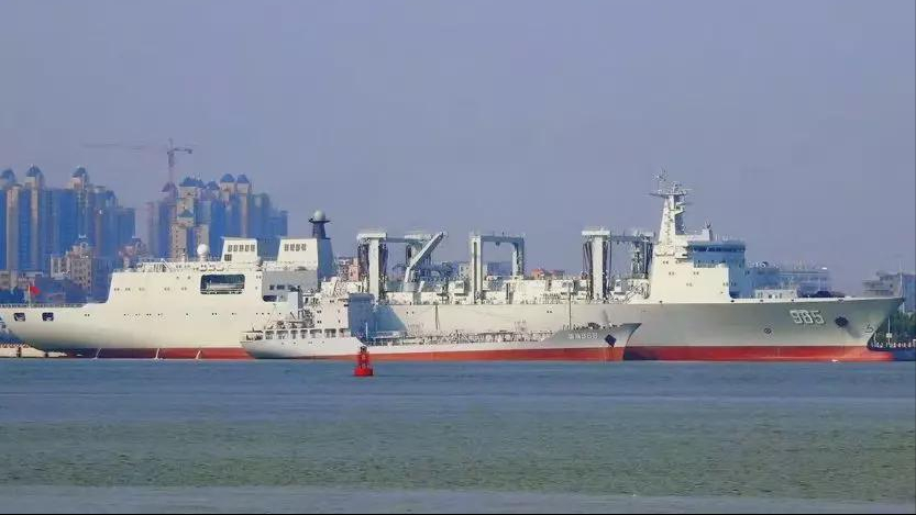 901級超大型遠洋綜合補給艦,僅次於航母的最大型水面軍艦