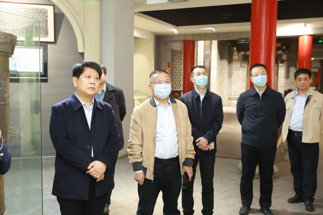 袁清茂与中国邮政集团山西省分公司党委书记,总经理姚杰举行工作会谈