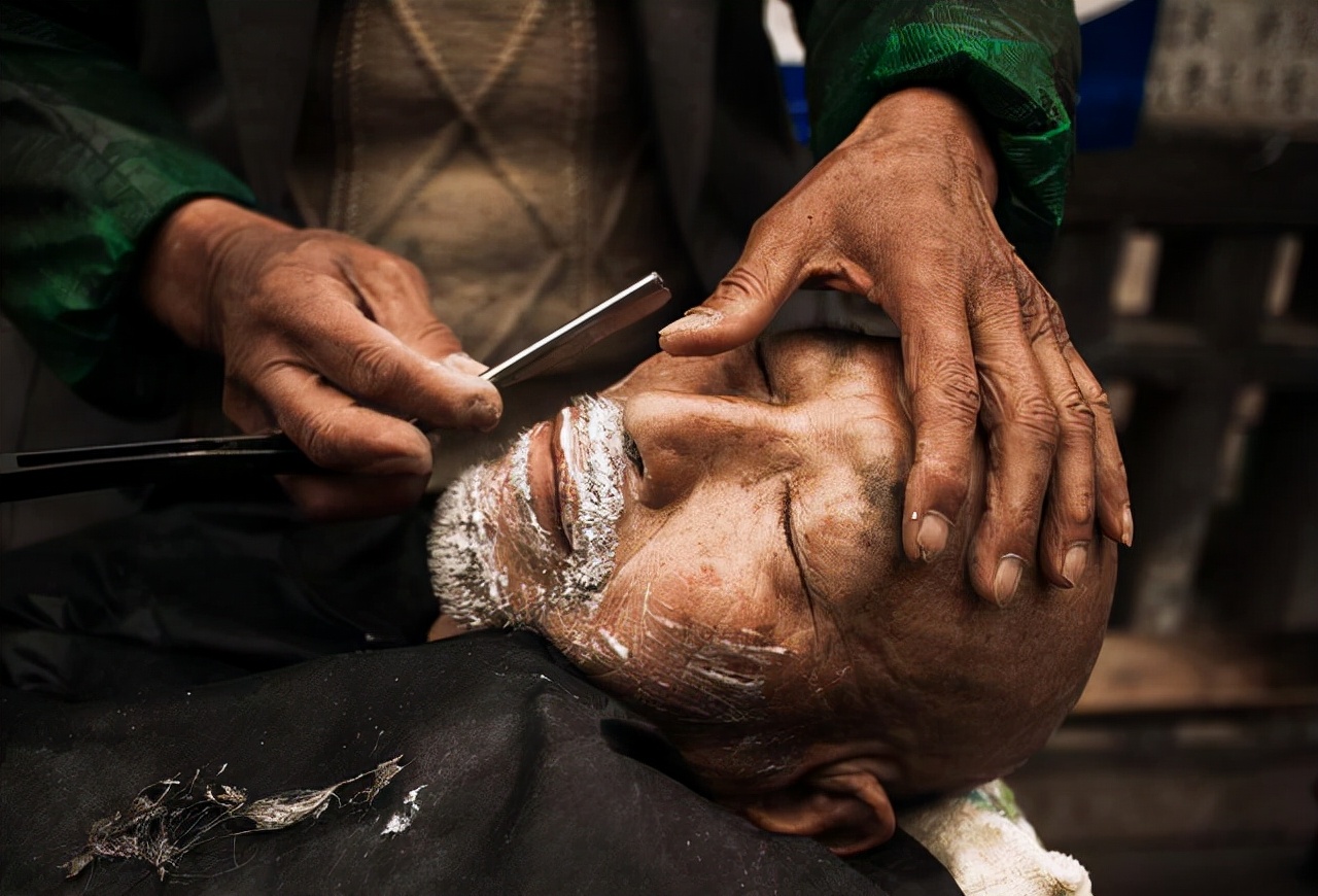 农村5类匠人,被视为"座上宾",年纪大才能干好,如今面临消失