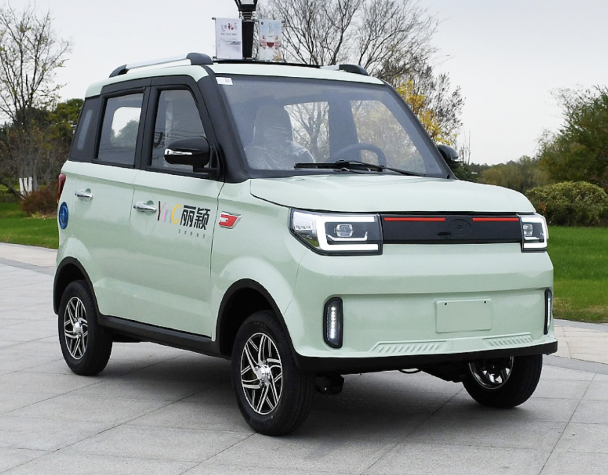 最大续航400里,支持220v充电,2款四轮电动车来了,4780块起步